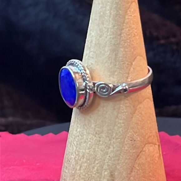 Artisan Crafted Lapis Lazuli 3.00 ctw Solitaire Ring in Sterling Silver 9 - Picture 4 of 13
